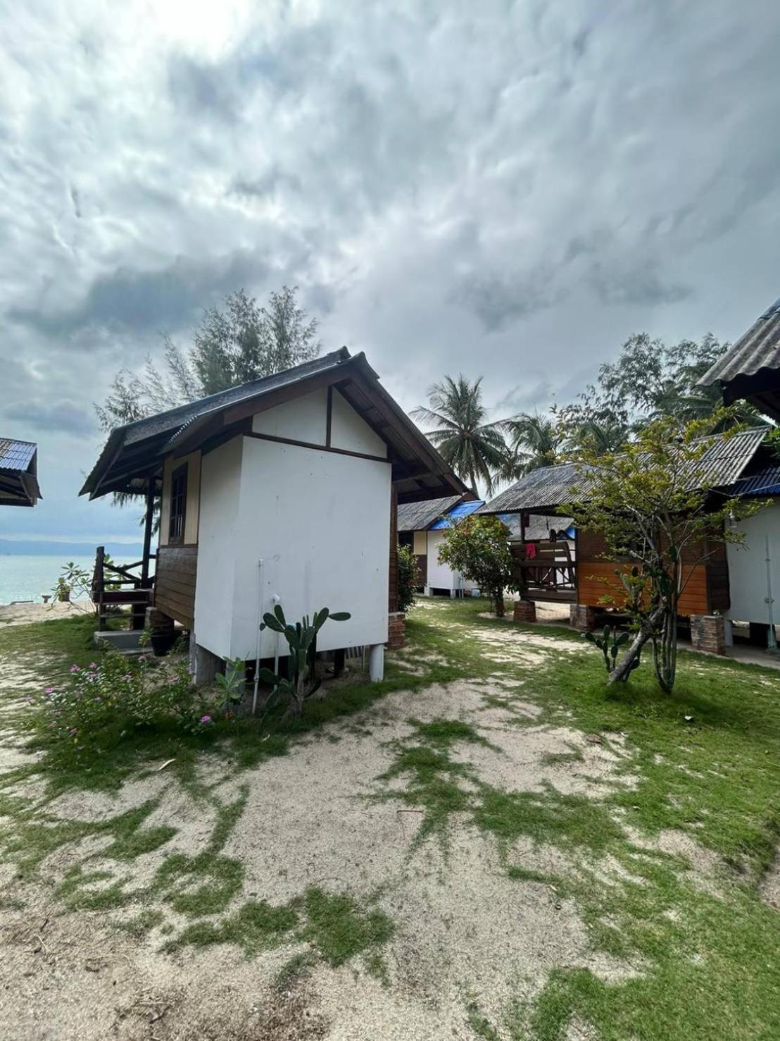 Pinks Bungalow Hotel Baan Tai Exterior foto